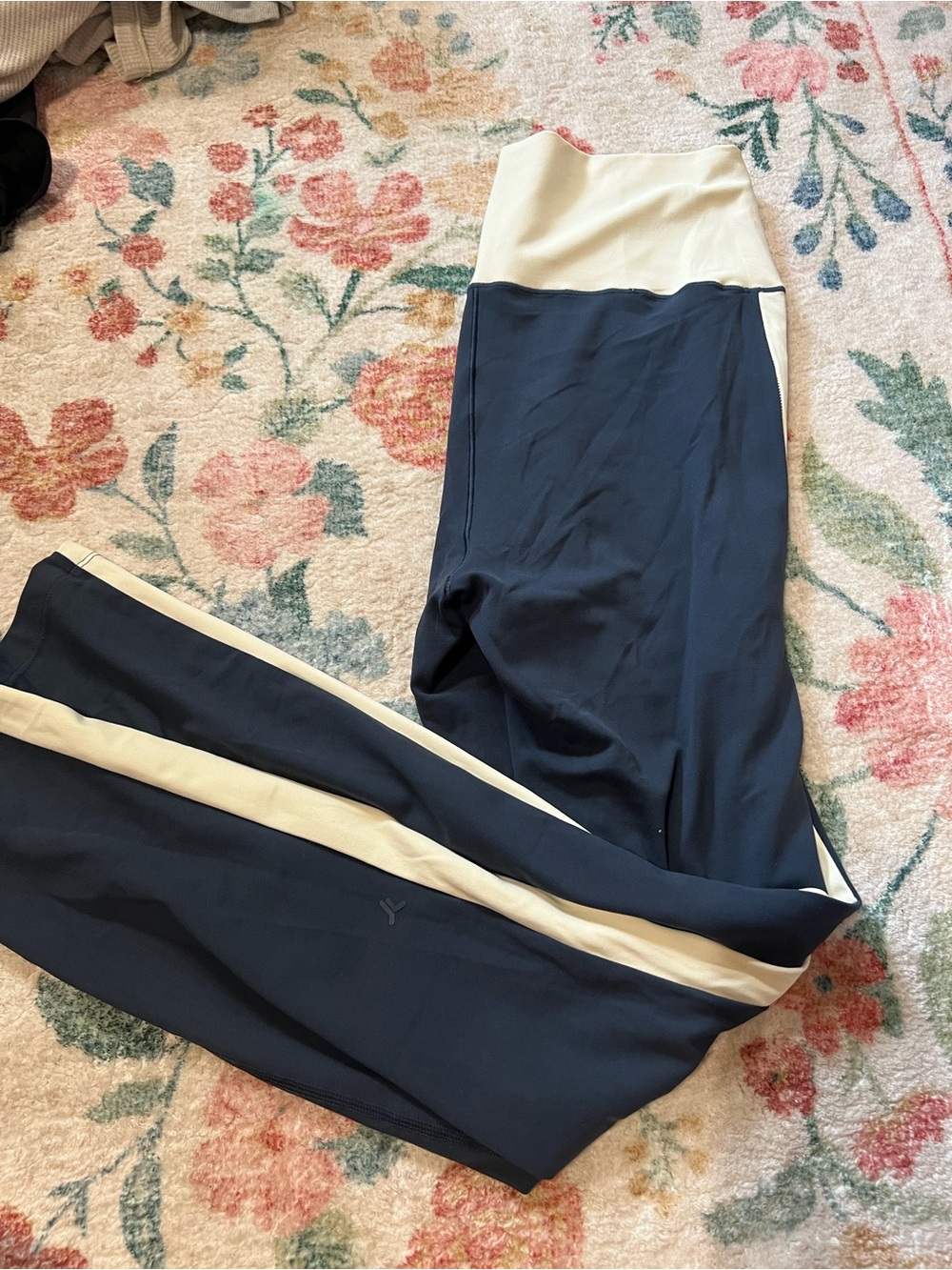 Old Navy High-Waist Navy and Cream Athletic Leggings